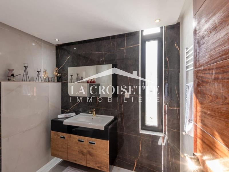 Villa S+5 avec piscine à Gammarth